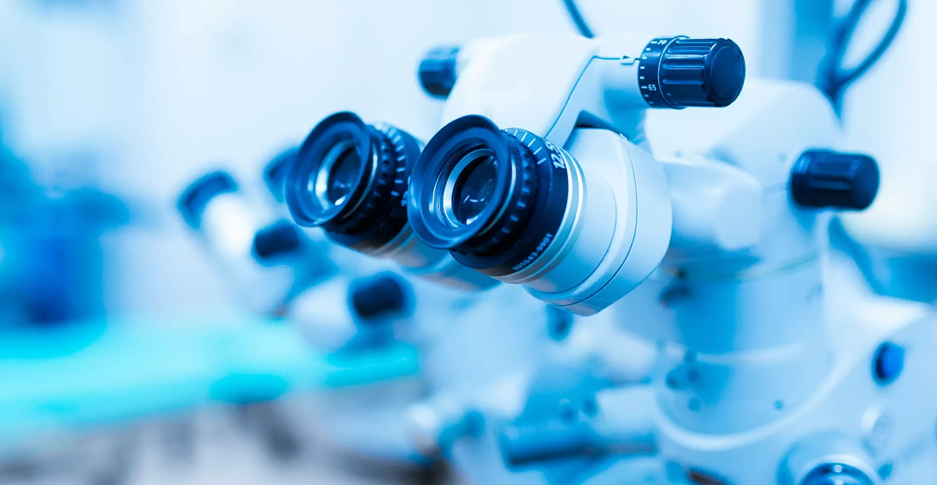 Cirugía de estrabismo para niños y adultos